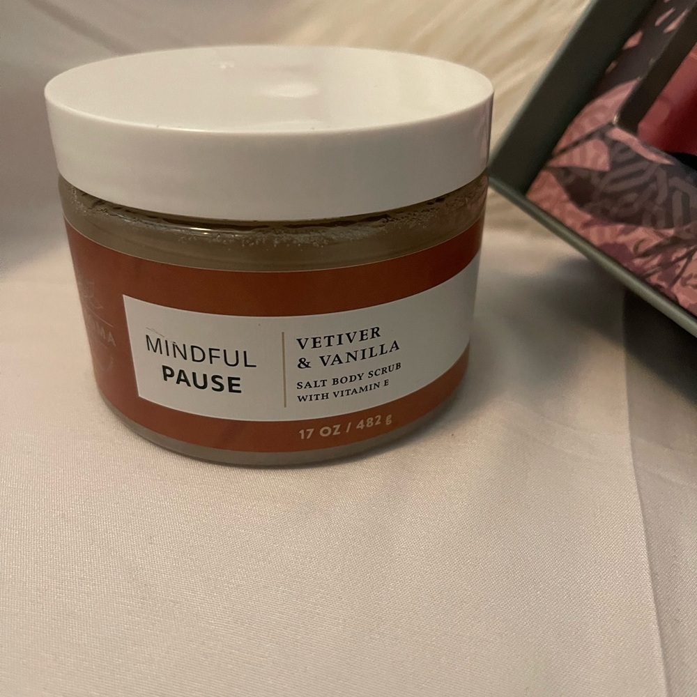 Luxury Bath & Body Gift Set - Brand New - Picture 2 of 5